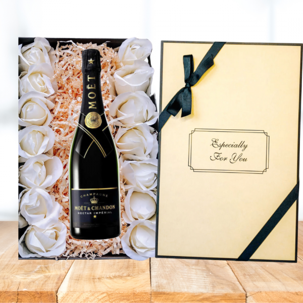 MOËT & CHANDON NECTAR IMPERIAL IN CREME MIX FLOWERBOX